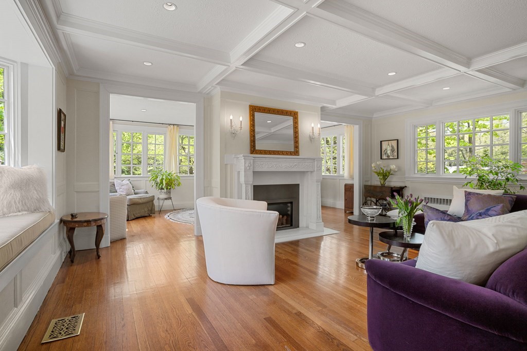 220 Hobart Road Newton, MA 02467 - Photo 3 of 27