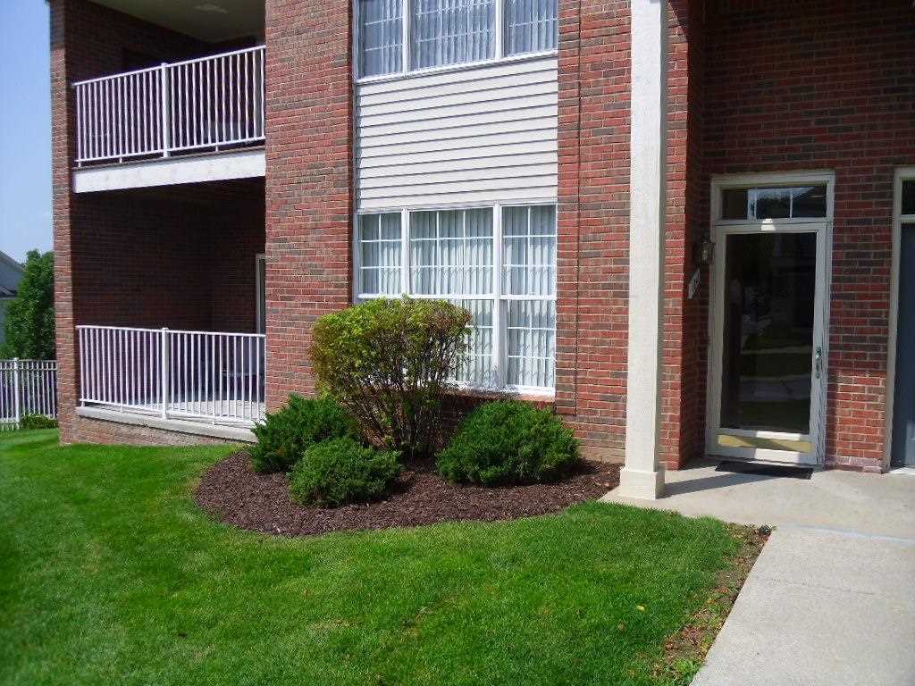 1841 Flagstone Circle Rochester, MI 48307 - Photo 1 of 28 31206071.JPG