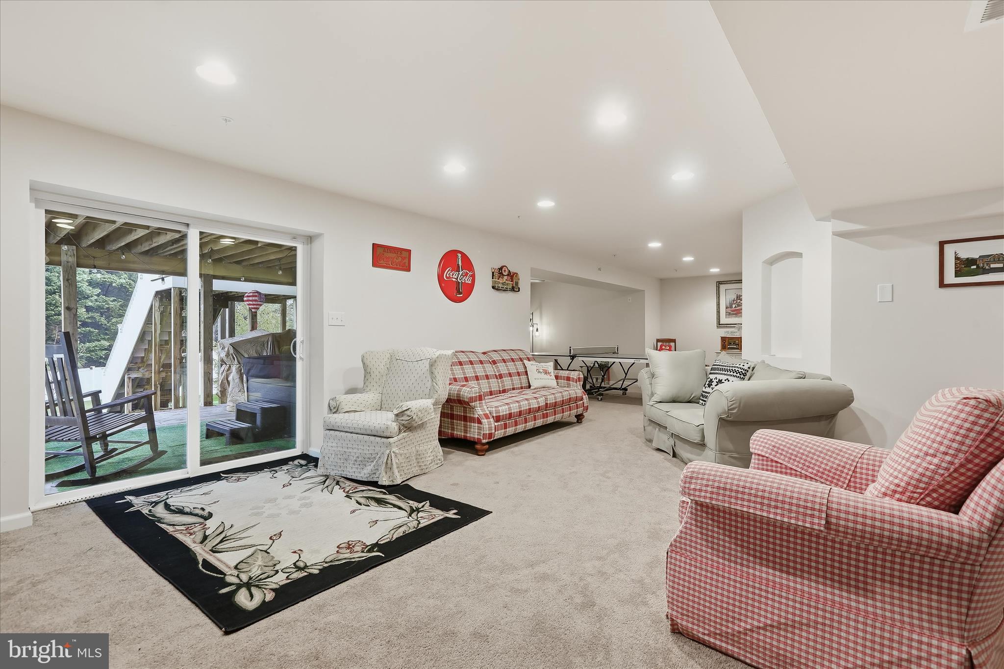 2760 Quantim Court Manchester, MD 21102 - Photo 25 of 33 a living room with furniture and a window