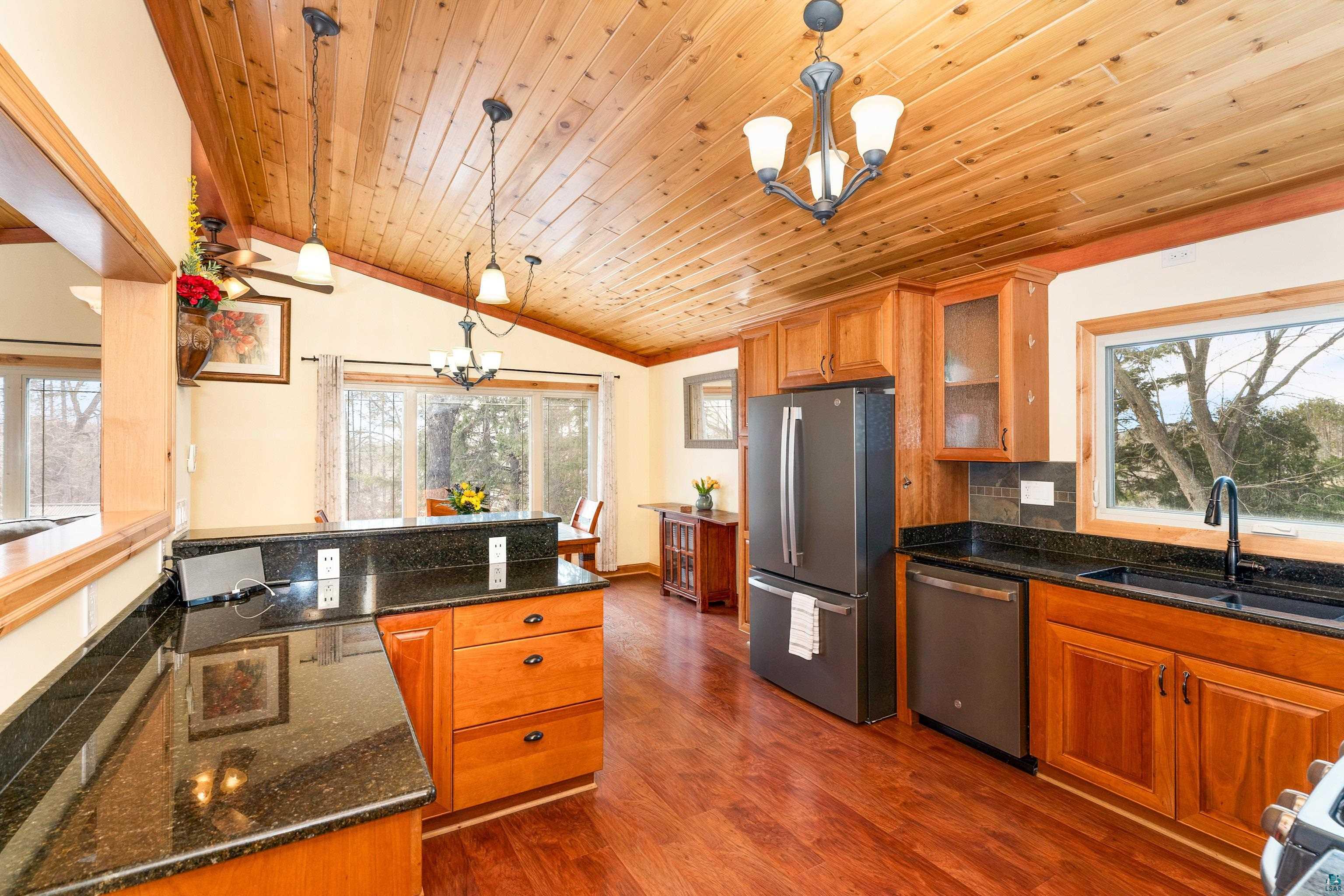 2 Northfield Street Duluth, MN 55803 - Photo 15 of 50