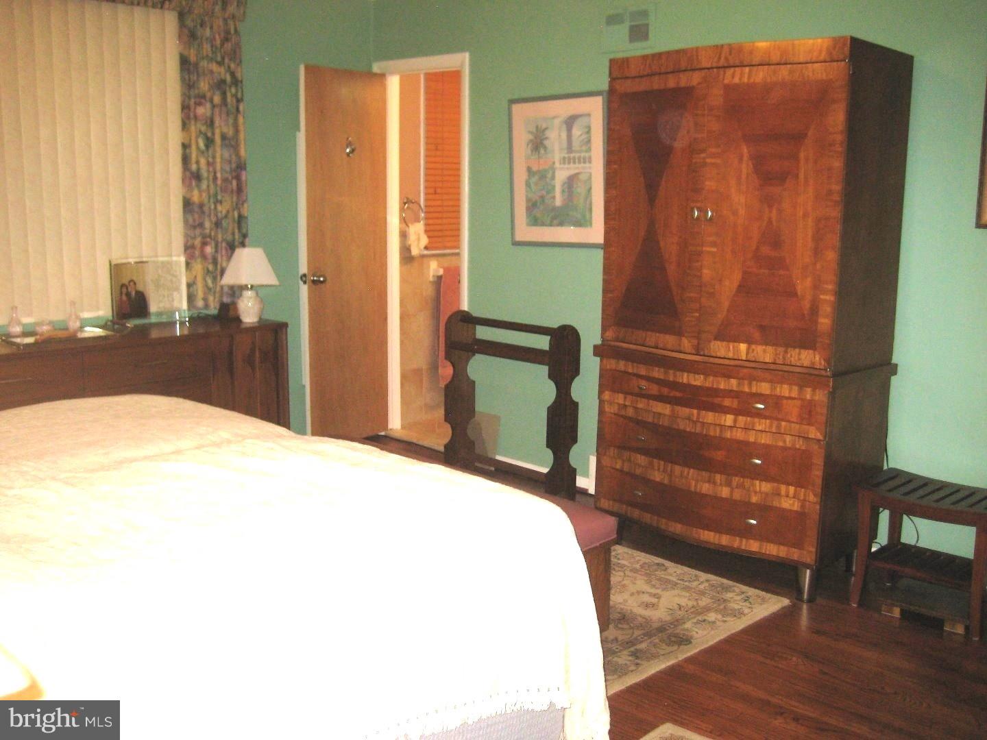 1037 Hoven Road Philadelphia, PA 19115 - Photo 14 of 25 Bedroom - Main