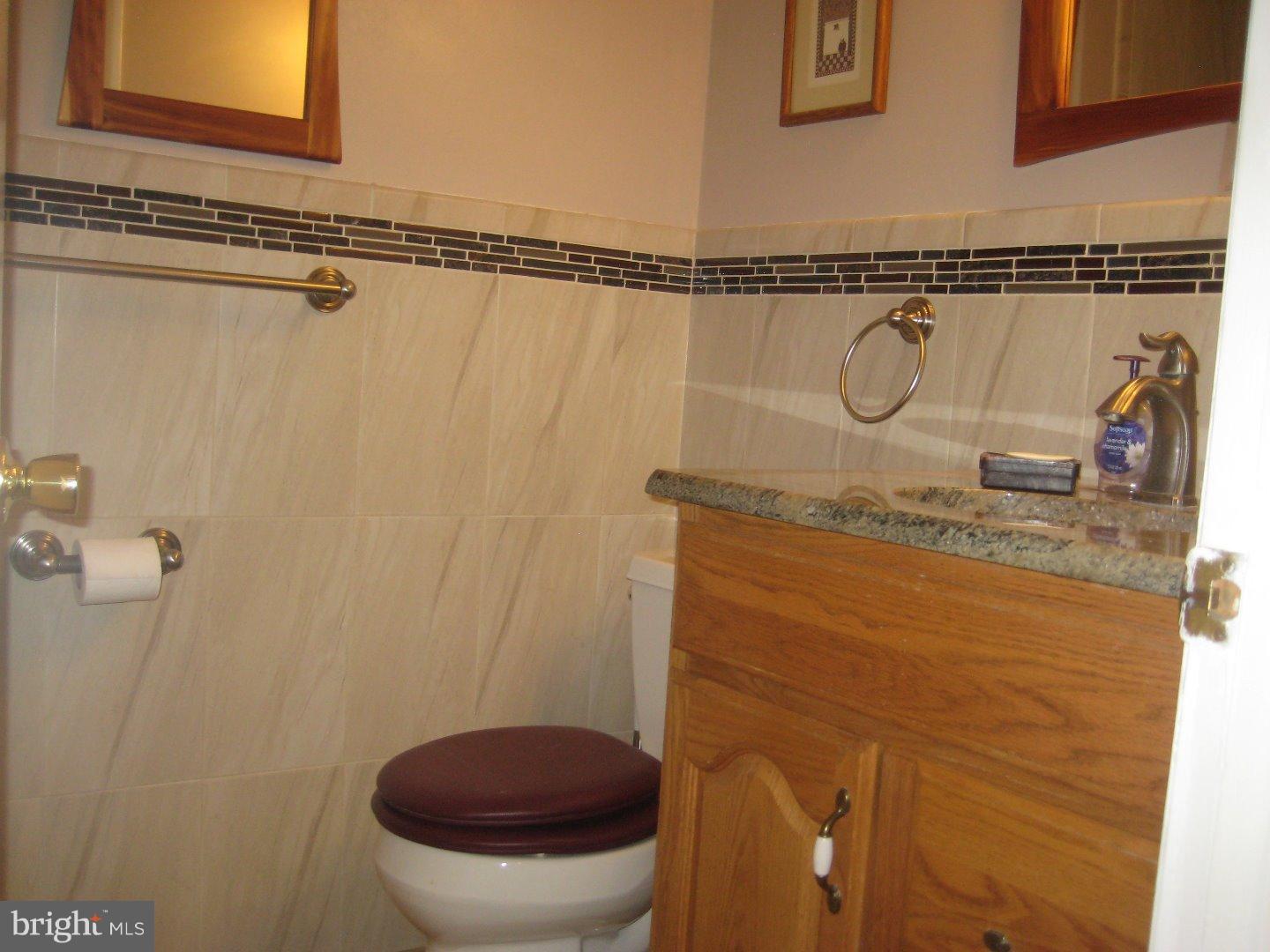 1037 Hoven Road Philadelphia, PA 19115 - Photo 20 of 25 Bathroom
