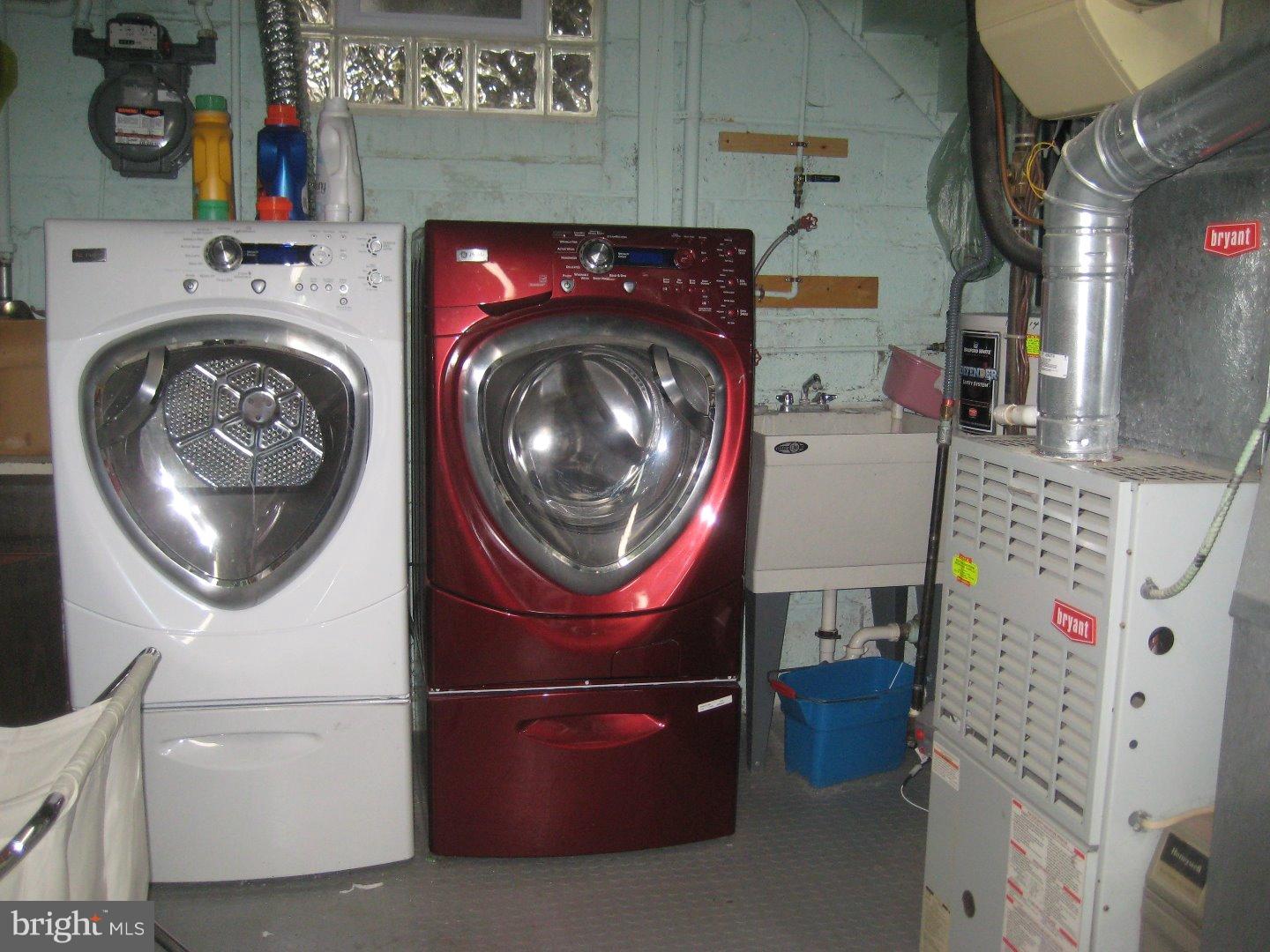 1037 Hoven Road Philadelphia, PA 19115 - Photo 22 of 25 Laundry Room