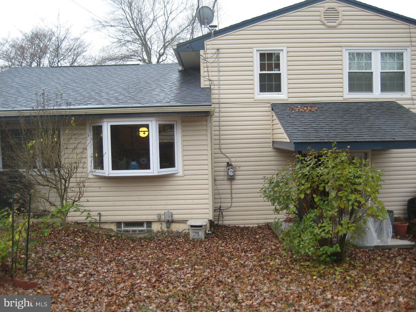 1037 Hoven Road Philadelphia, PA 19115 - Photo 23 of 25 Exterior Back