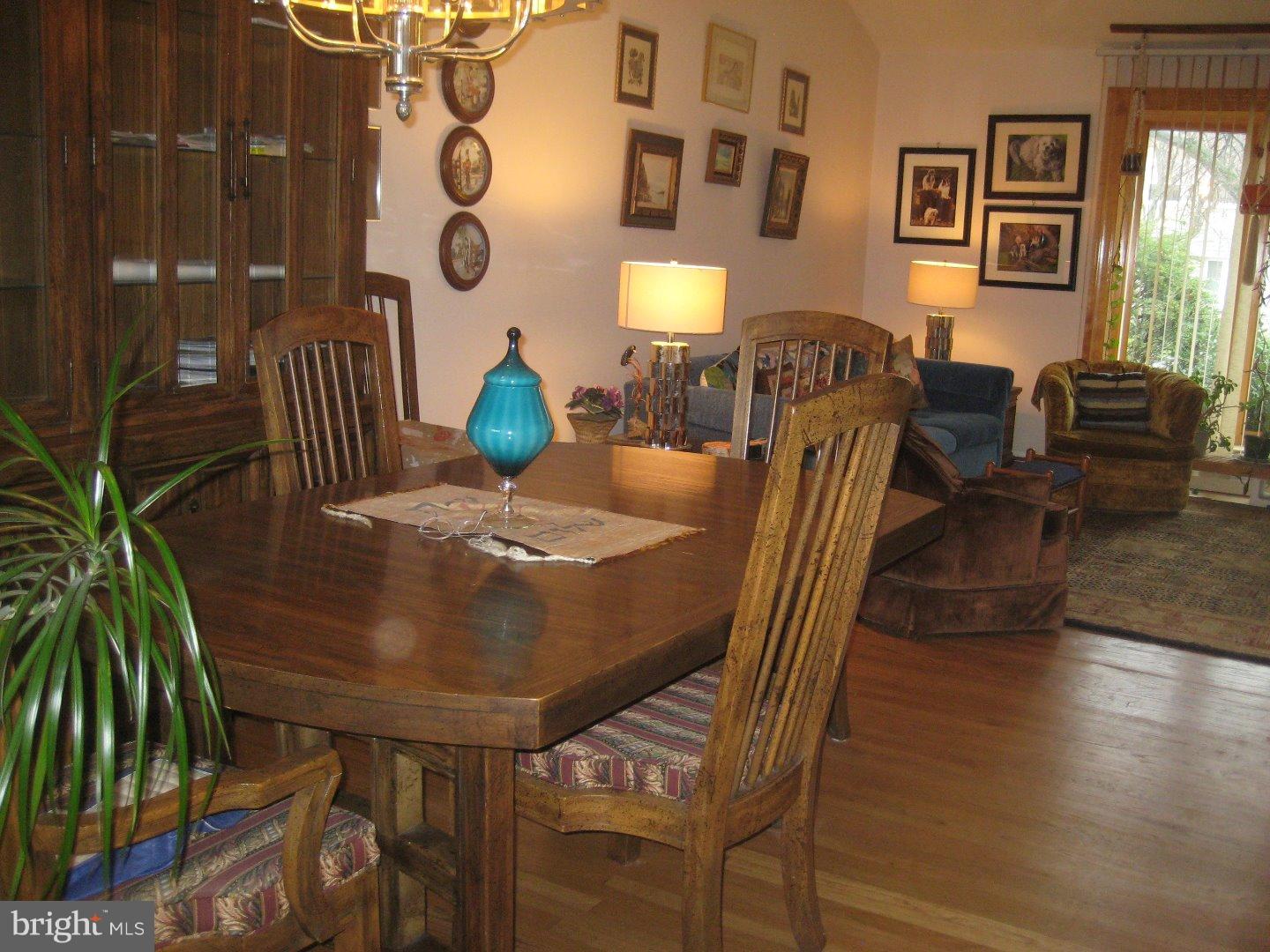 1037 Hoven Road Philadelphia, PA 19115 - Photo 6 of 25 Dining Room
