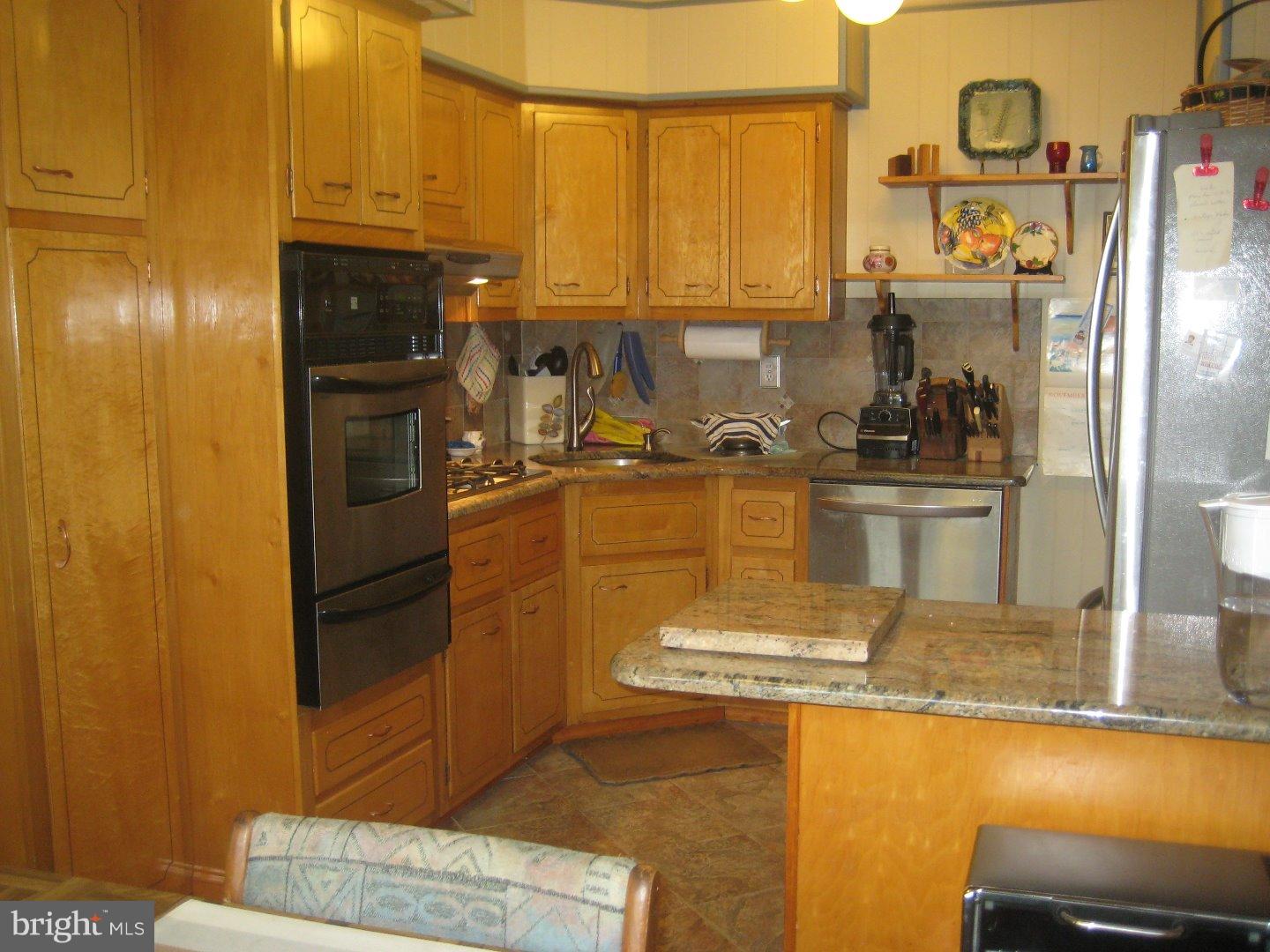 1037 Hoven Road Philadelphia, PA 19115 - Photo 8 of 25 Kitchen
