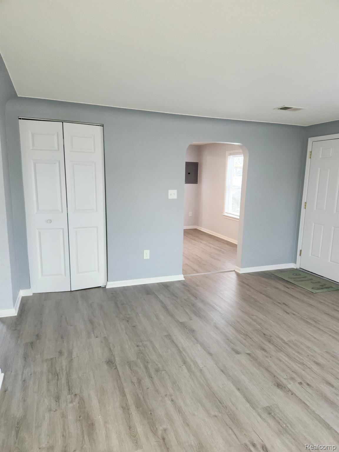 4237 Luna Pier Road Luna Pier, MI 48157 - Photo 22 of 28 living room