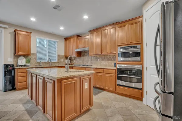 $1,085,000 | 1007 Canterbury Court, Vacaville, CA 95687