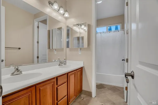 $1,085,000 | 1007 Canterbury Court, Vacaville, CA 95687