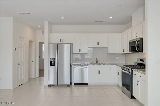 $2,300 | 662 Bellus Place, Henderson, NV 89015