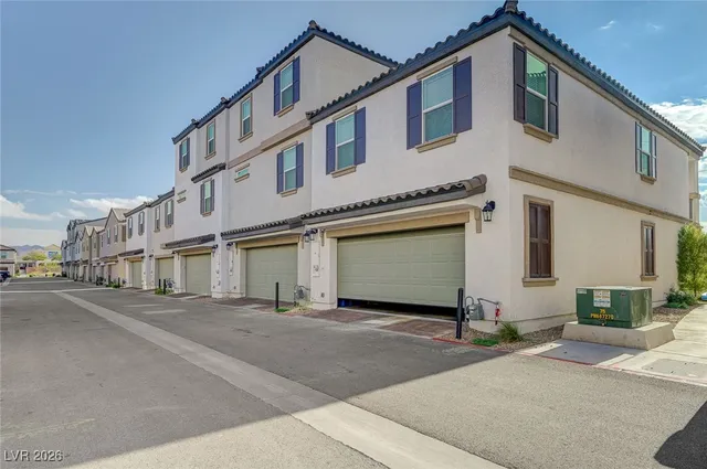 $2,300 | 662 Bellus Place, Henderson, NV 89015