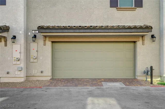 $2,300 | 662 Bellus Place, Henderson, NV 89015