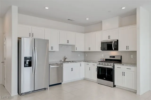 $2,300 | 662 Bellus Place, Henderson, NV 89015