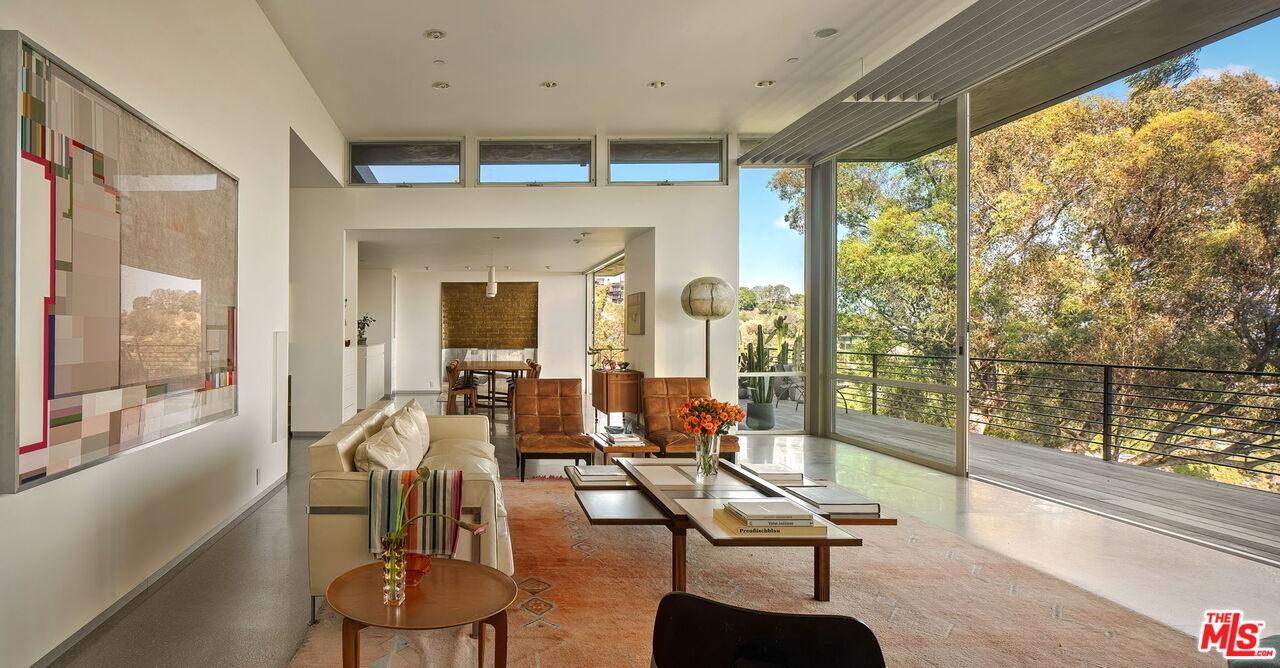 901 Kenter Way Los Angeles, CA 90049 - Photo 4 of 31