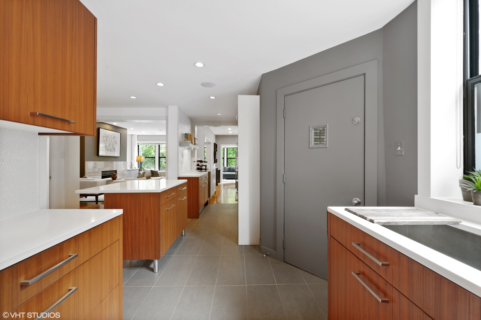 910 West Ainslie Street, Unit 4W Chicago, IL 60640 - Photo 12 of 30