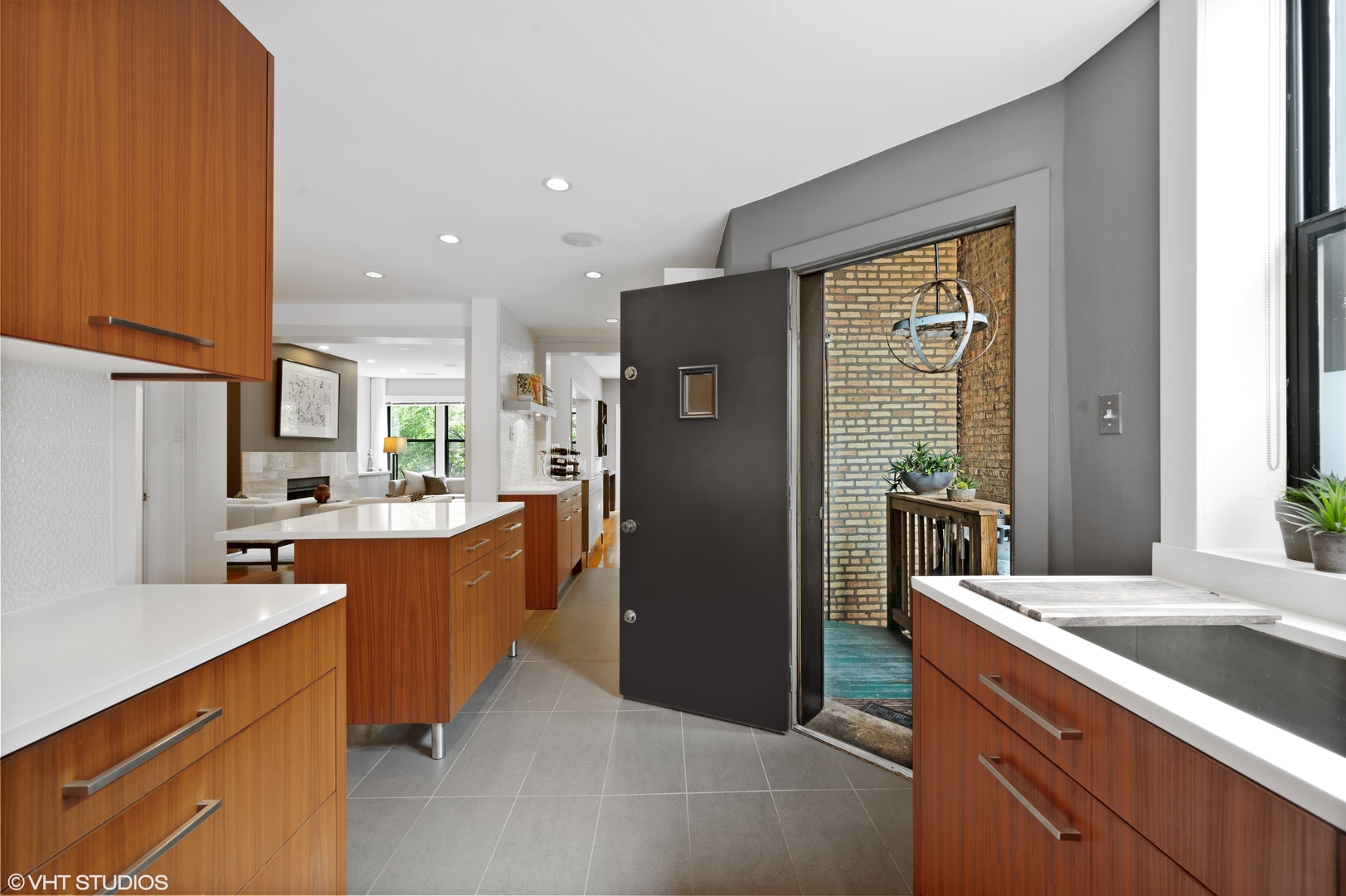 910 West Ainslie Street, Unit 4W Chicago, IL 60640 - Photo 13 of 30