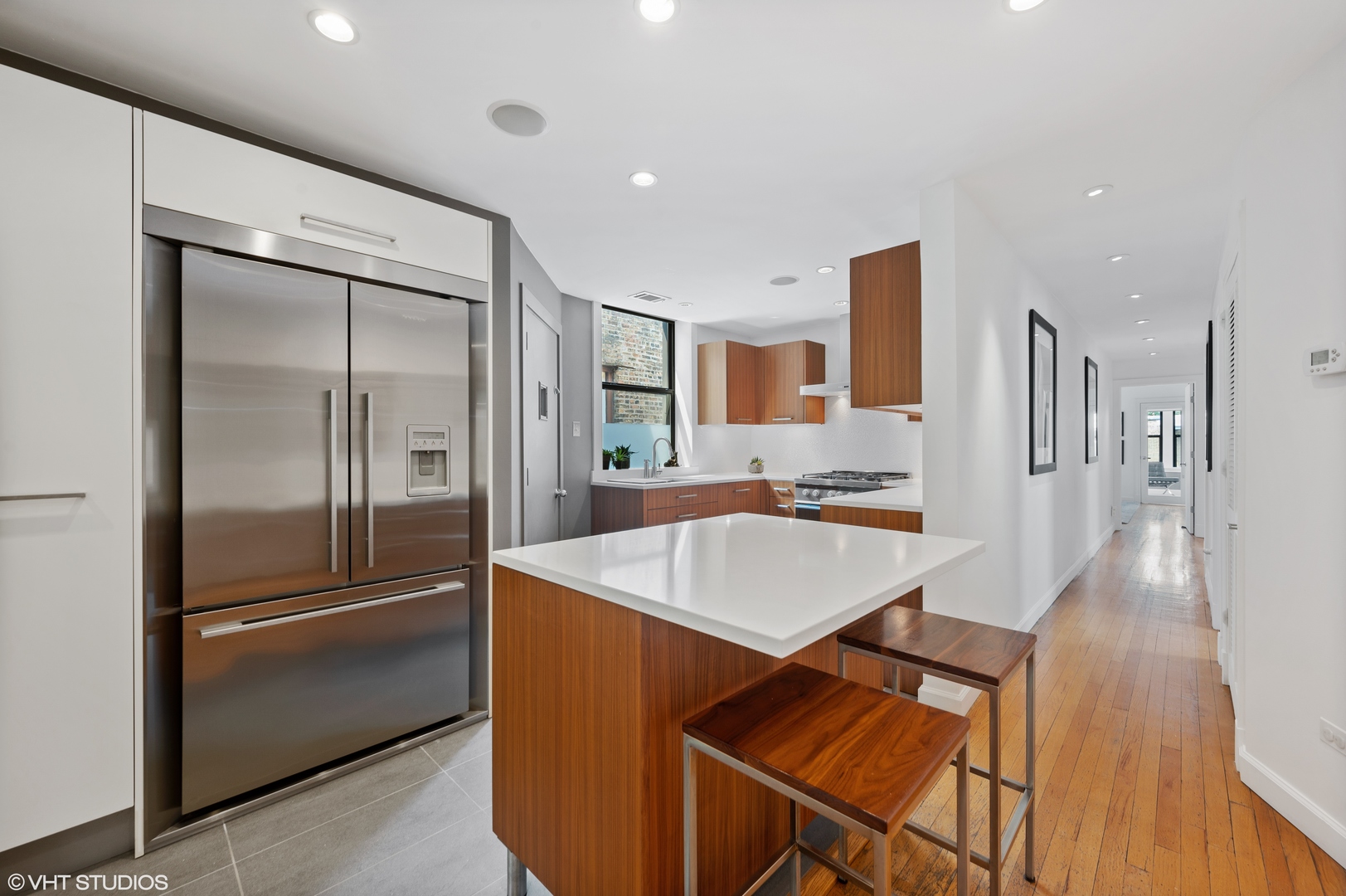 910 West Ainslie Street, Unit 4W Chicago, IL 60640 - Photo 9 of 30