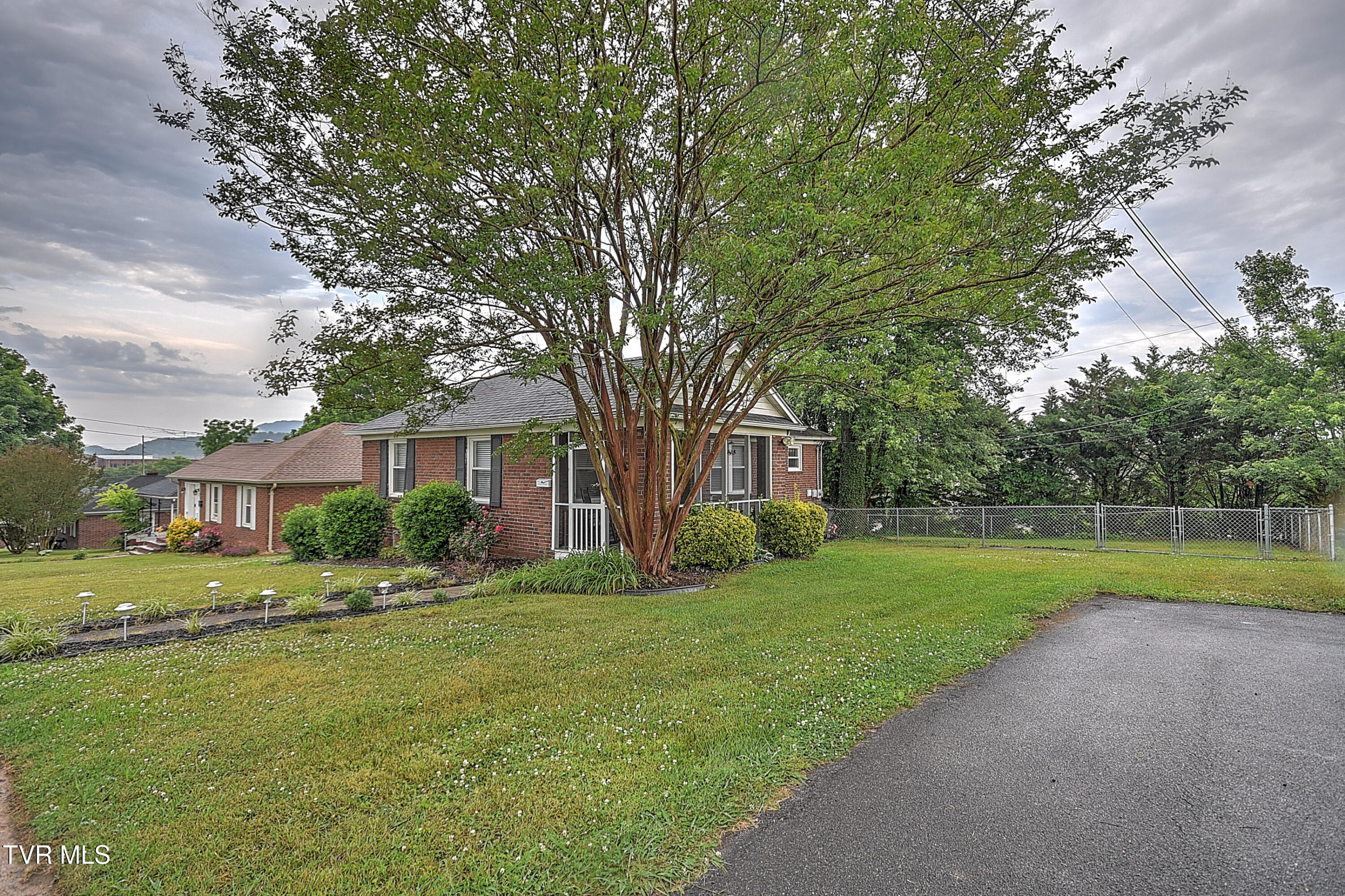818 Birch Street Kingsport, TN 37664 - Photo 31 of 37 818 Birch BJ-31