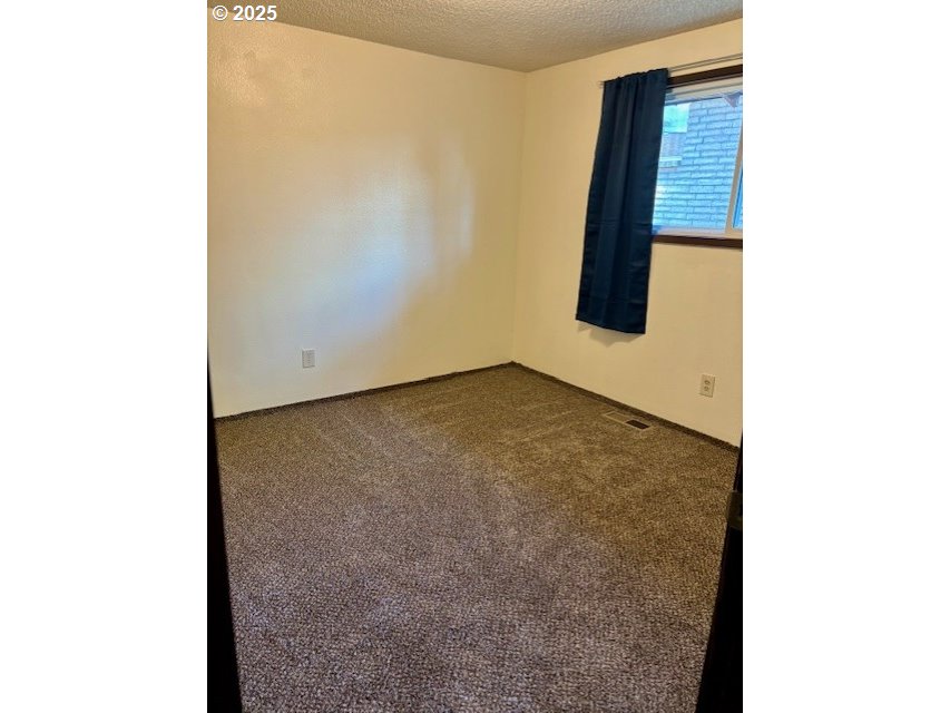 202-204 Northwest 14th Street Pendleton, OR 97801 - Photo 15 of 15 a view of an empty room