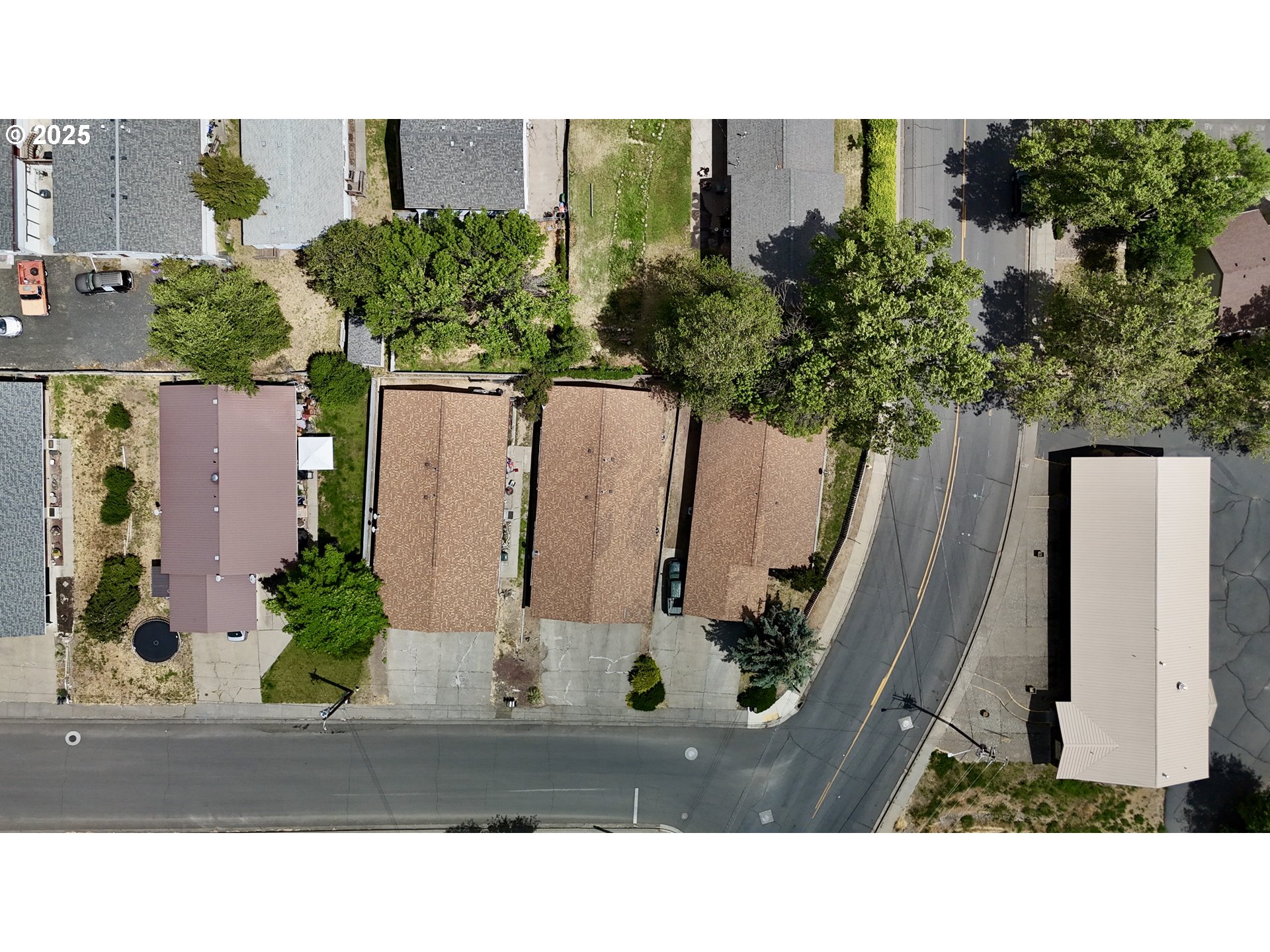 202-204 Northwest 14th Street Pendleton, OR 97801 - Photo 5 of 15 a black and white photo of a house