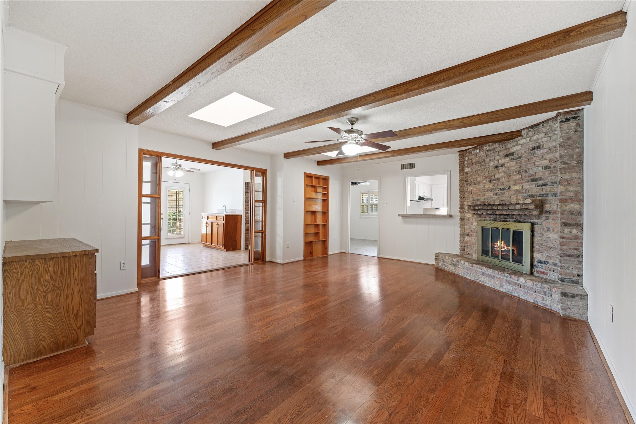983 West Donovan Street Houston, TX 77091 - Photo 11 of 46 Family Room