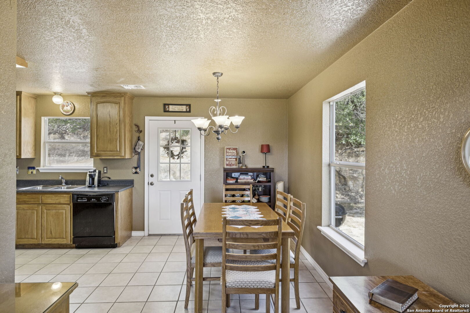 5014 Bump Gate Road Pipe Creek, TX 78063 - Photo 11 of 57