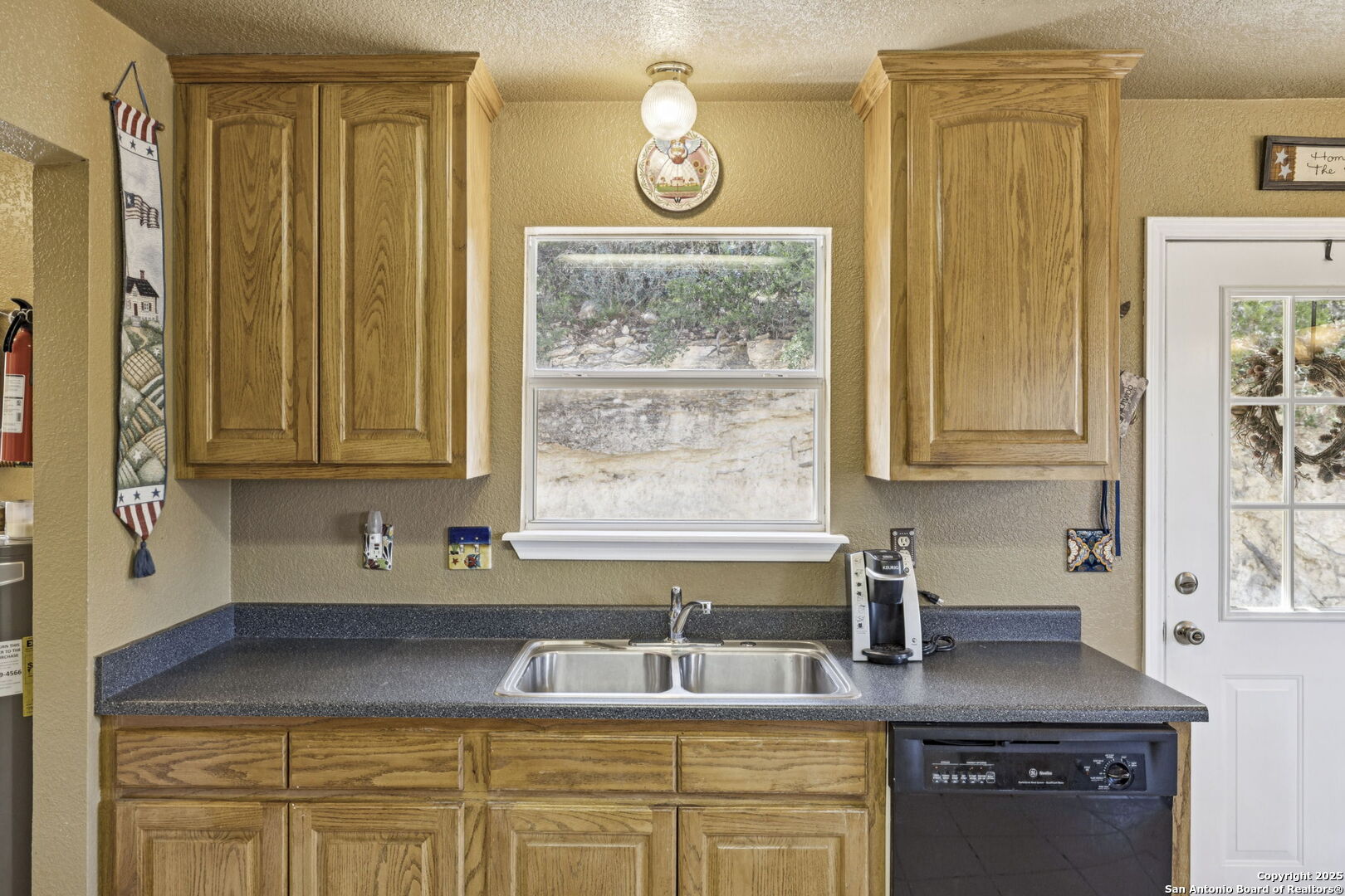 5014 Bump Gate Road Pipe Creek, TX 78063 - Photo 15 of 57