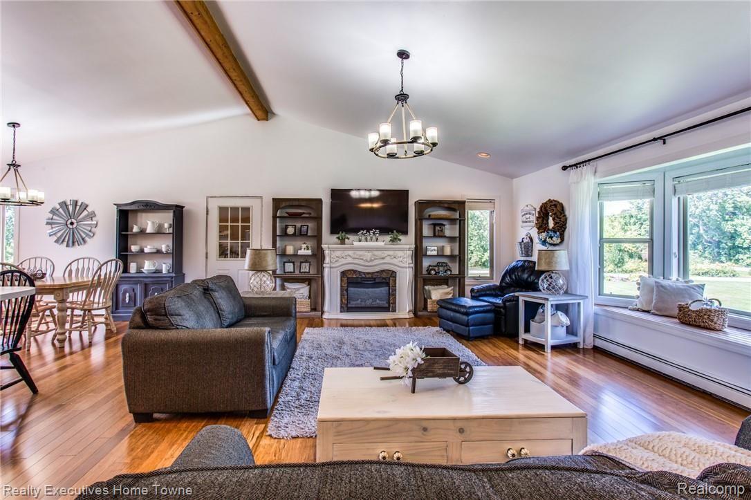5955 McIntyre Road North Street, MI 48049 - Photo 10 of 45 Living Room