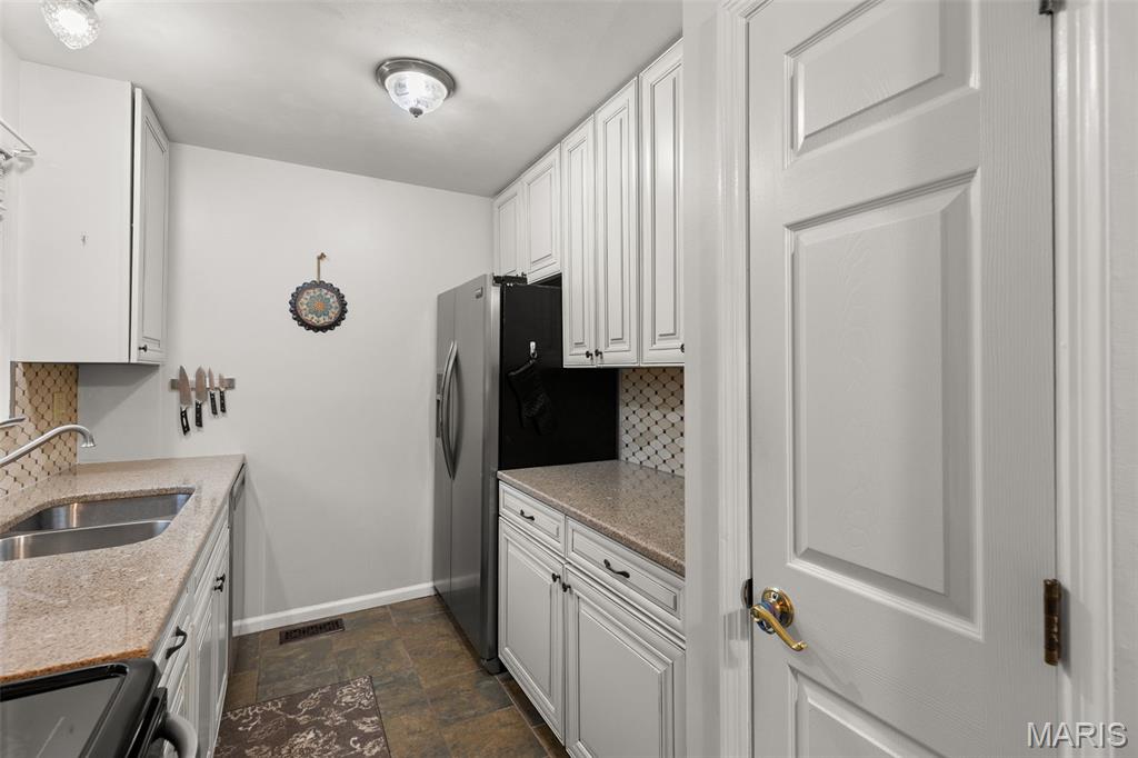13459 Coliseum Drive Chesterfield, MO 63017 - Photo 15 of 27