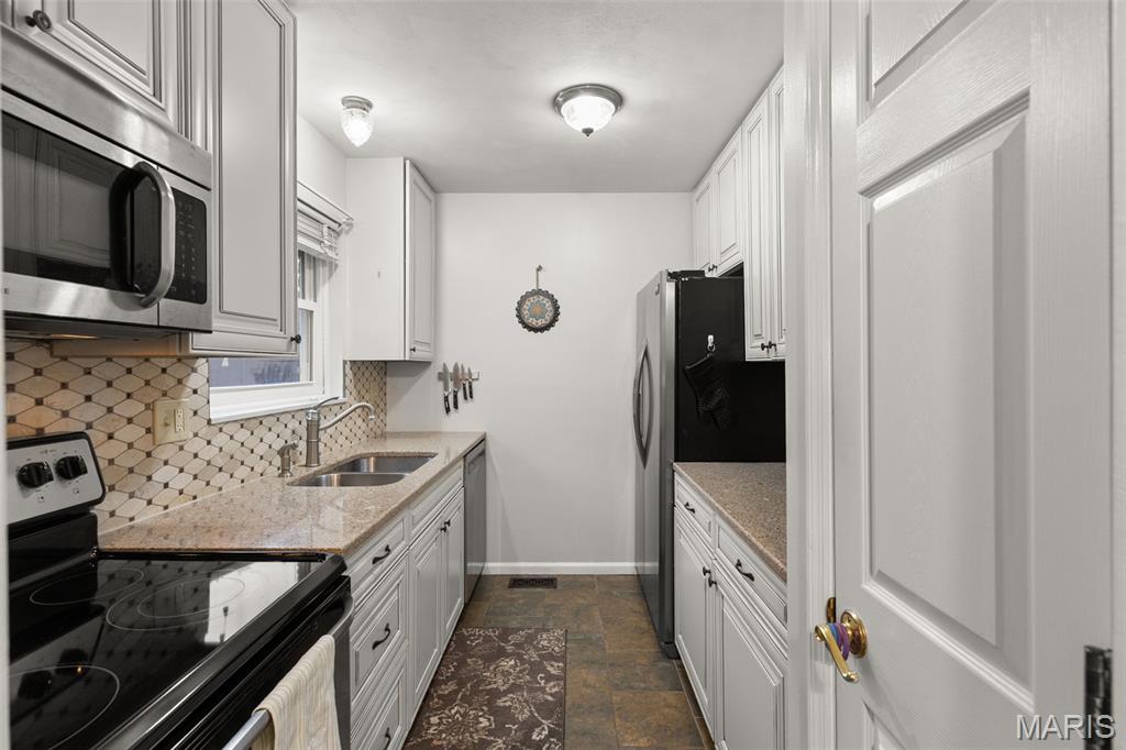 13459 Coliseum Drive Chesterfield, MO 63017 - Photo 2 of 27