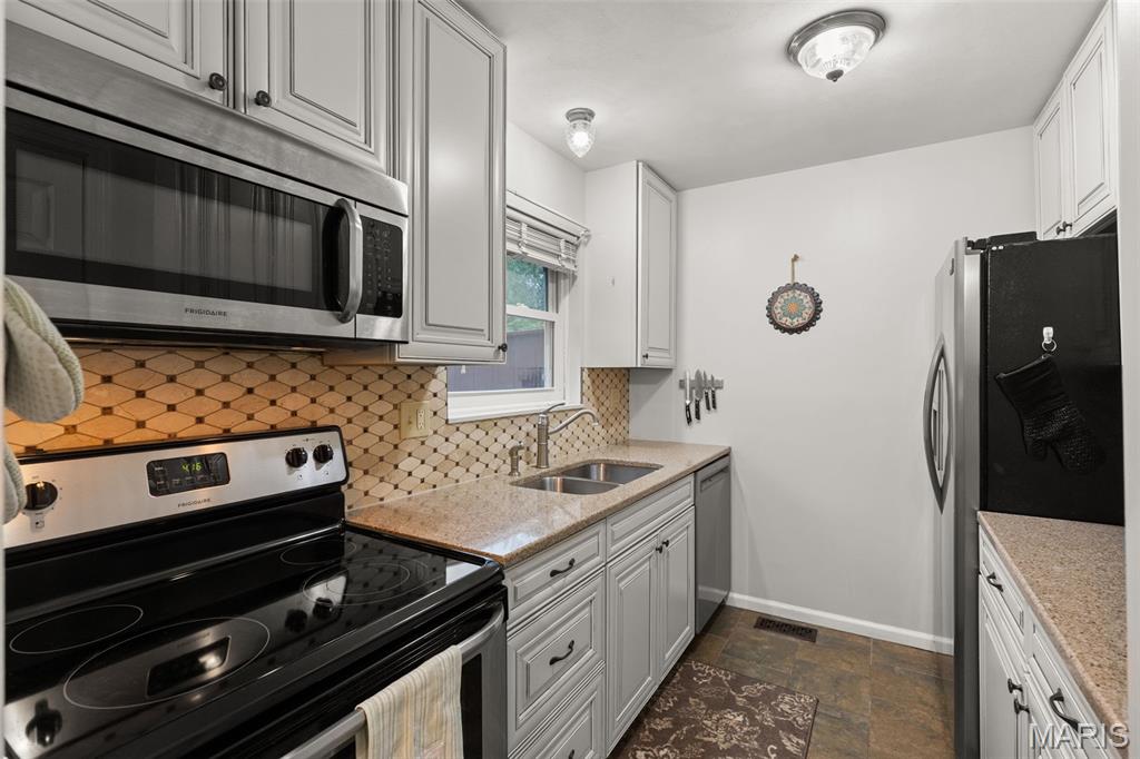 13459 Coliseum Drive Chesterfield, MO 63017 - Photo 3 of 27