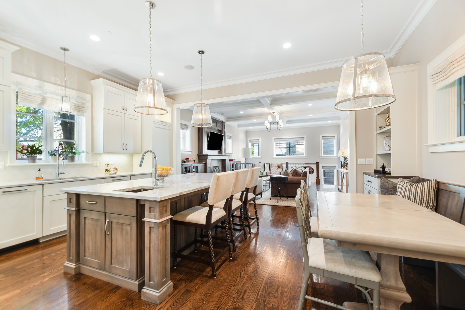 1480 West Grace Street Chicago, IL 60613 - Photo 10 of 41 a large kitchen with a table and chairs