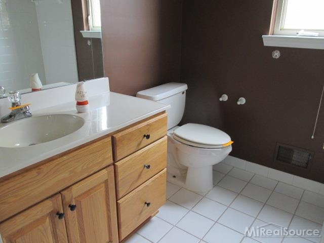 4056 April Lane Sterling Heights, MI 48310 - Photo 10 of 21 31217108-9.JPG