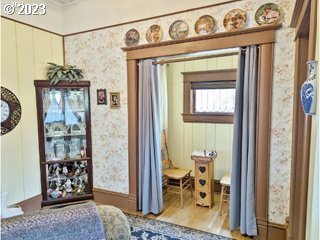 404 Spring Avenue La Grande, OR 97850 - Photo 4 of 31 Gallery Image 4