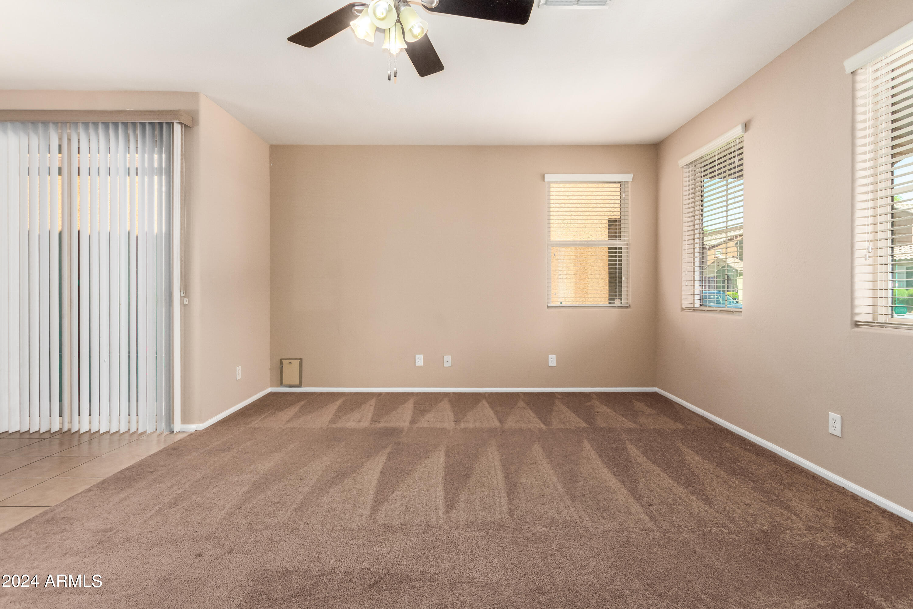 7746 West Giles Road Phoenix, AZ 85035 - Photo 9 of 41 12 - Giles