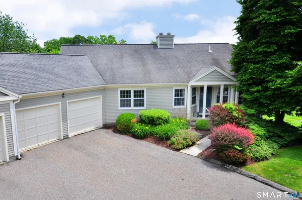 $579,000 | 85 Litchfield Ponds Drive, Unit 85, Litchfield, CT 06759