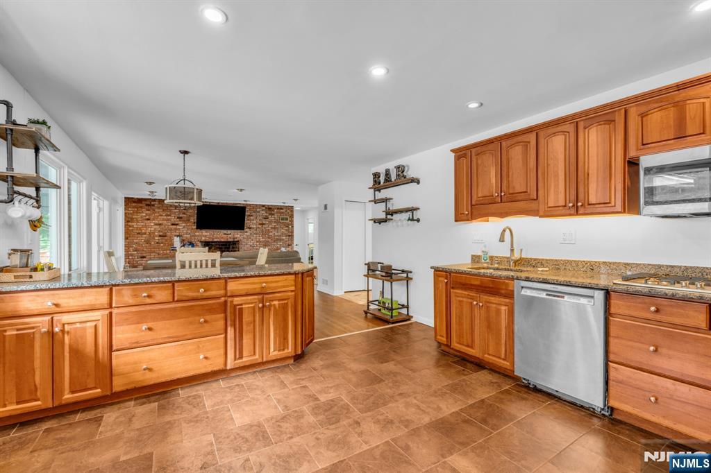 20 Conkling Road Roxbury Township, NJ 07836 - Photo 9 of 30