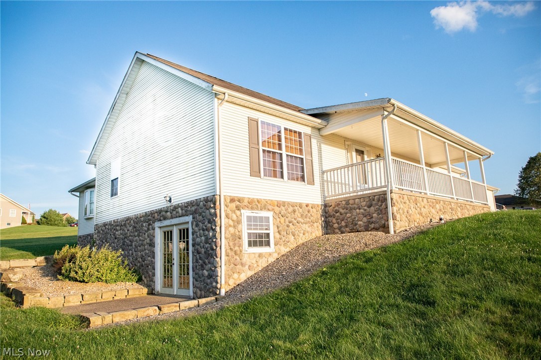 1825 Remington Ridge Road Zanesville, OH 43701 - Photo 2 of 30