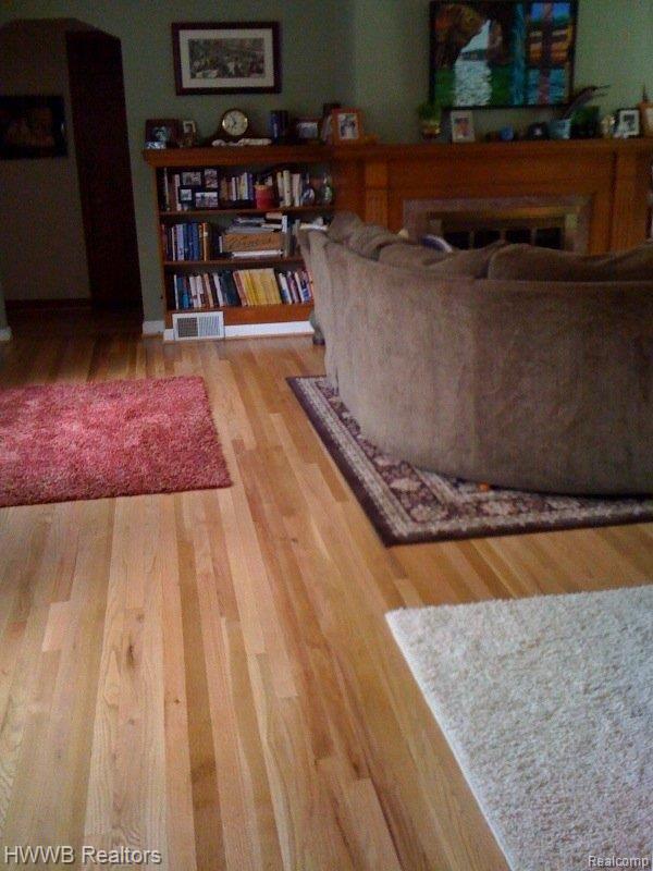 1760 Dorothea Road Berkley, MI 48072 - Photo 6 of 11 Living room w/hardwood floors