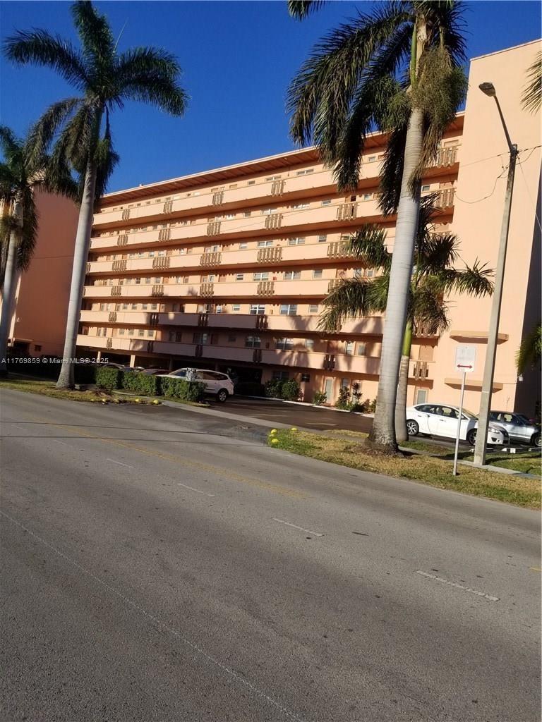 1000 Northeast 14th Avenue, Unit 605 Hallandale Beach, FL 33009 - Photo 12 of 16