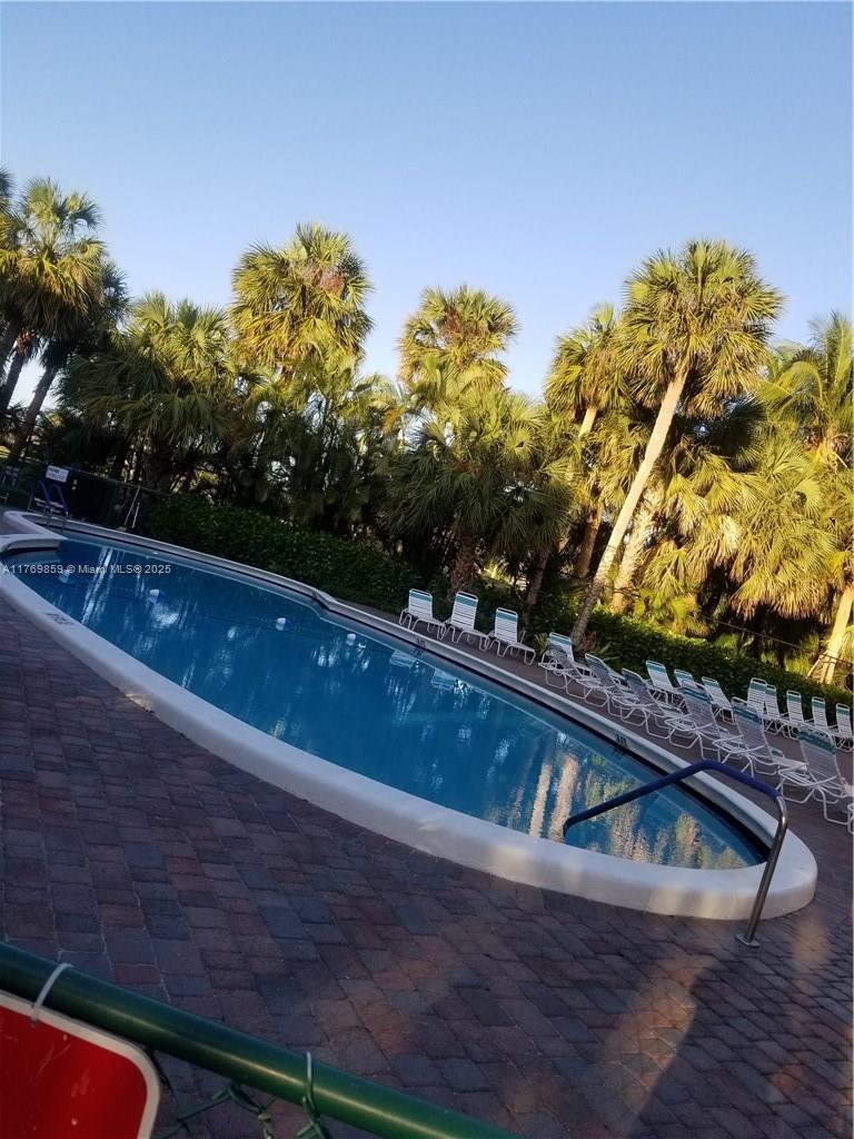 1000 Northeast 14th Avenue, Unit 605 Hallandale Beach, FL 33009 - Photo 15 of 16