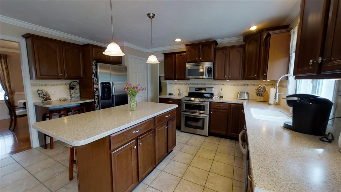 29 Kiley Way Coventry, RI 02816 - Photo 7 of 21 Gallery Image 7