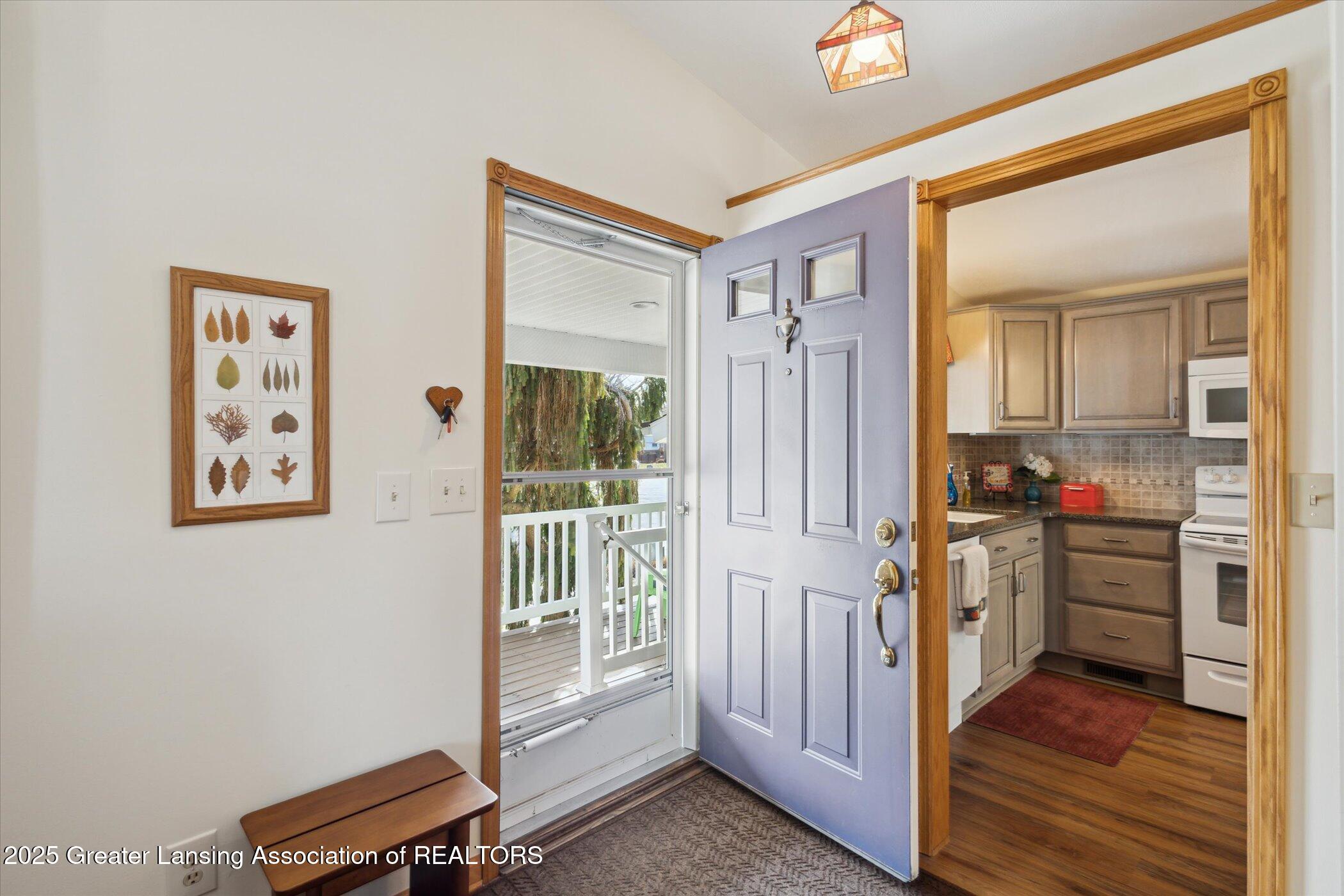 07-3100-Scarborough-Rd-Lansing-MI-48910-