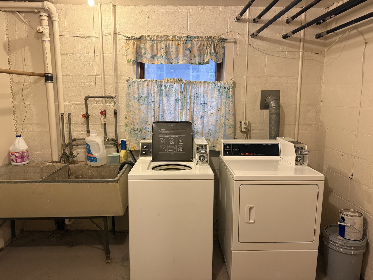 2233 Des Plaines Avenue North Riverside, IL 60546 - Photo 20 of 28 a utility room with dryer and washer