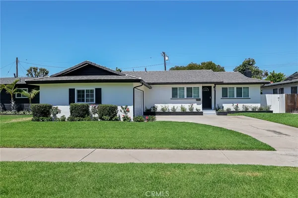 $995,000 | 424 South Lilac Lane, Orange, CA 92868