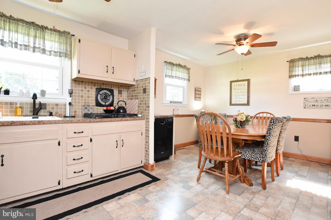 6 Rondon Avenue Berlin, NJ 08009 - Photo 12 of 31 Kitchen (2nd Level)