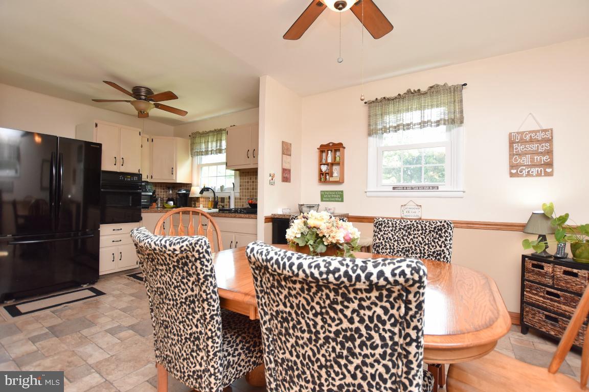 6 Rondon Avenue Berlin, NJ 08009 - Photo 15 of 31 Dining Area (2nd Level)
