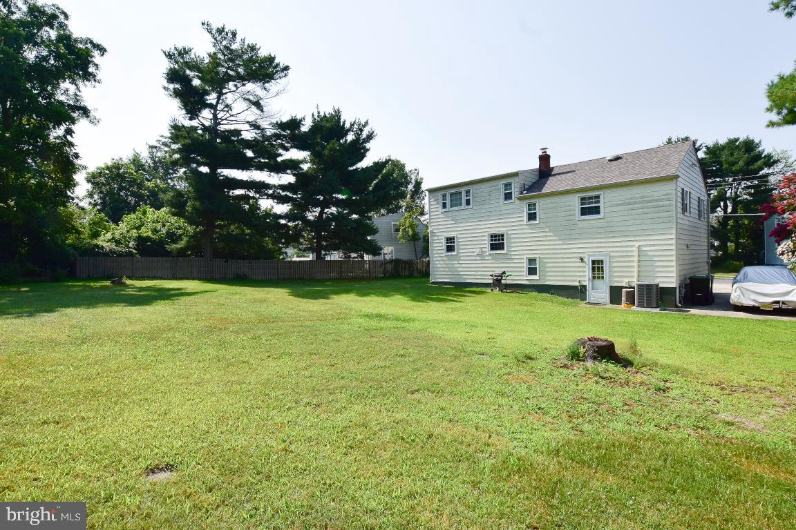 6 Rondon Avenue Berlin, NJ 08009 - Photo 3 of 31 Rear/Side Yard