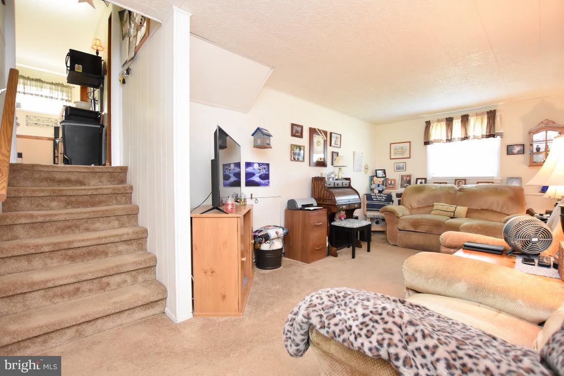 6 Rondon Avenue Berlin, NJ 08009 - Photo 25 of 31 Family Room (1st Level)