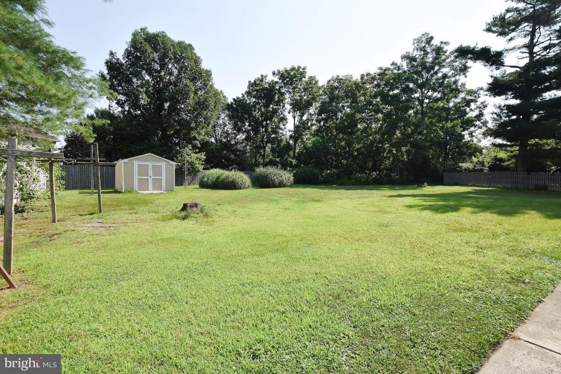6 Rondon Avenue Berlin, NJ 08009 - Photo 5 of 31 Rear/Side Yard